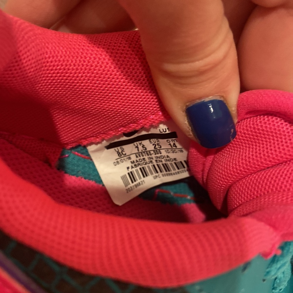Brand new adorable Nike neon girls sneakers size 8, turquois/ pink/ purple! - Picture 4 of 4